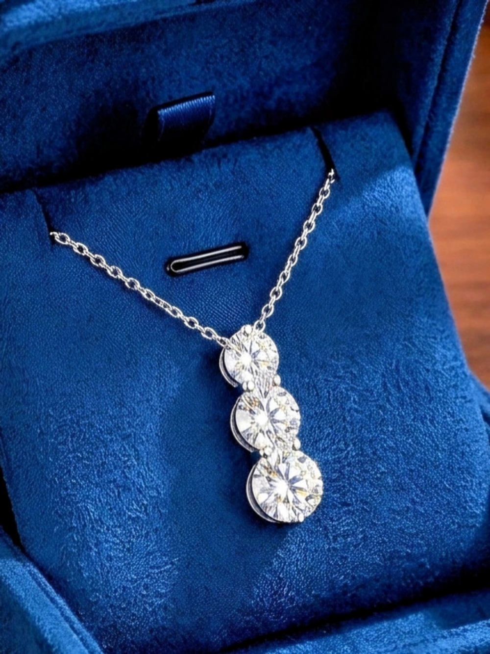 Moissanite 1.6 CT Three-Stone Pendant Necklace in Silver